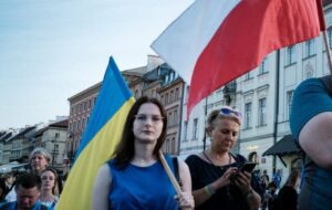 Без категорії - Допомога українським біженцям: уряд Польщі схвалив новий законопроєкт