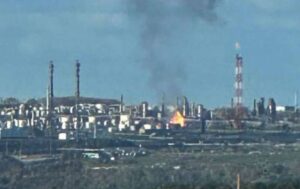 Новини світу - Дрони вдарили по НПЗ в російському місті