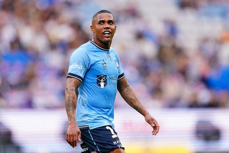 Дуглас Коста більше не гратиме за Сідней: його сім’я для нього важливіша