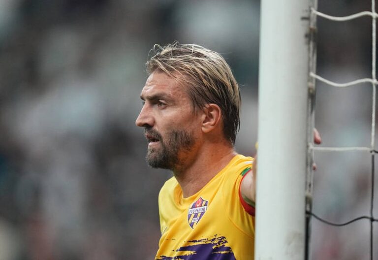 Гравець трьох великих клубів Туреччини та Інтера дав ляпаса і був вилучений