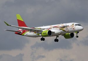 Новини світу - Латвія закриває повітряний простір біля кордону з Білоруссю й Росією