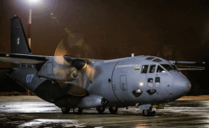 Новини світу - Літак з президентом Литви не міг приземлитися через повідомлення про дрон