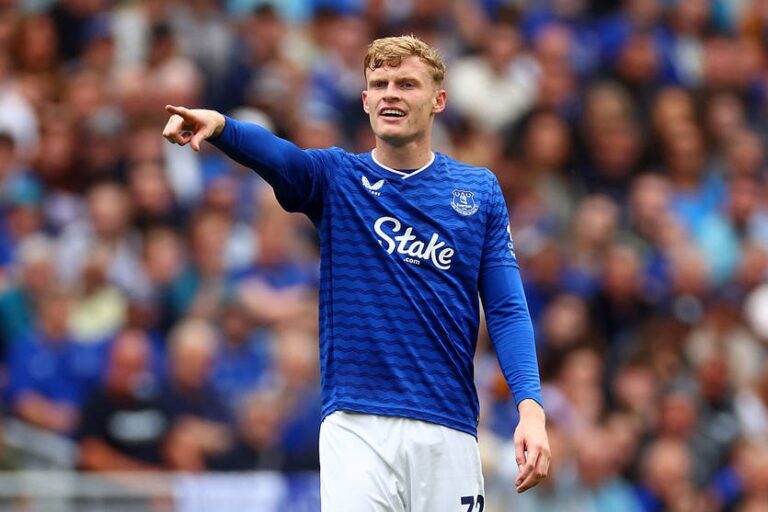 Манчестер Юнайтед планує взимку підписати захисника Евертона