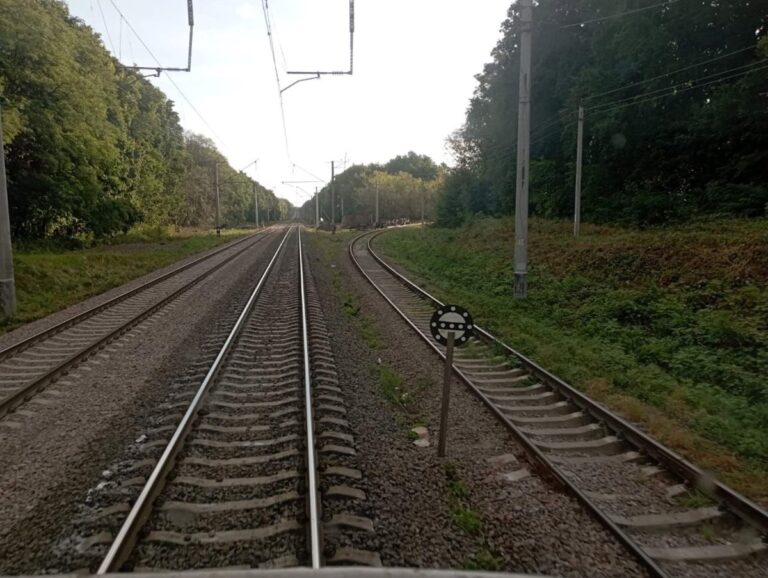 Масові затримки потягів. Удари Росії по залізниці