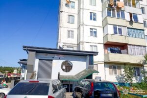 Новини України - На Рівненщині трирічна дитина випала з шостого поверху