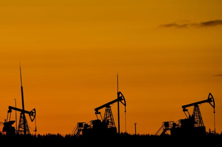 Нафта – ключ до миру? США закривають трубу Росії