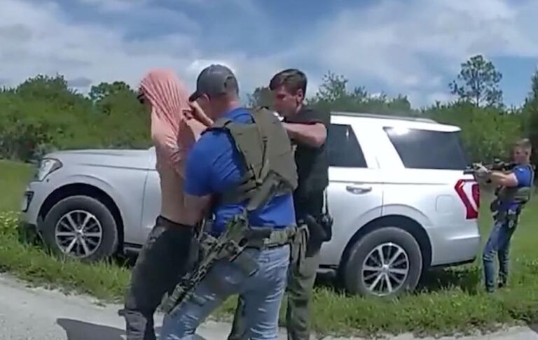 Підозрюваний в замаху на Трампа спробував вкоротити собі віку – ЗМІ