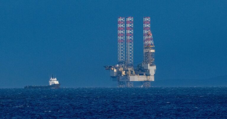 Польща заявила про проліт винищувачів Росії над нафтовидобувною платформою