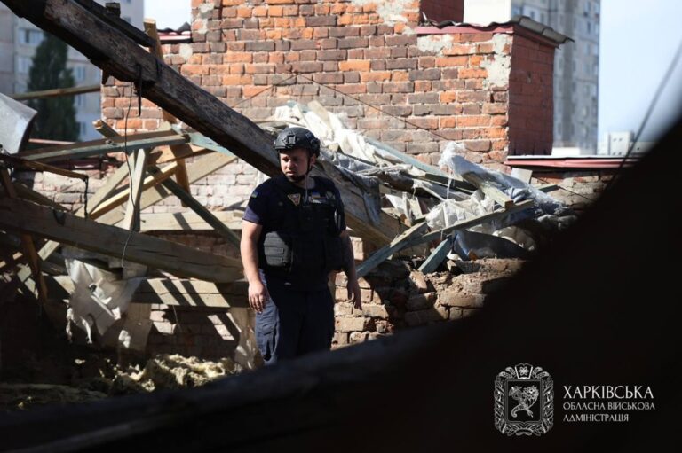 Росіяни вдарили по Харкову, двоє постраждалих