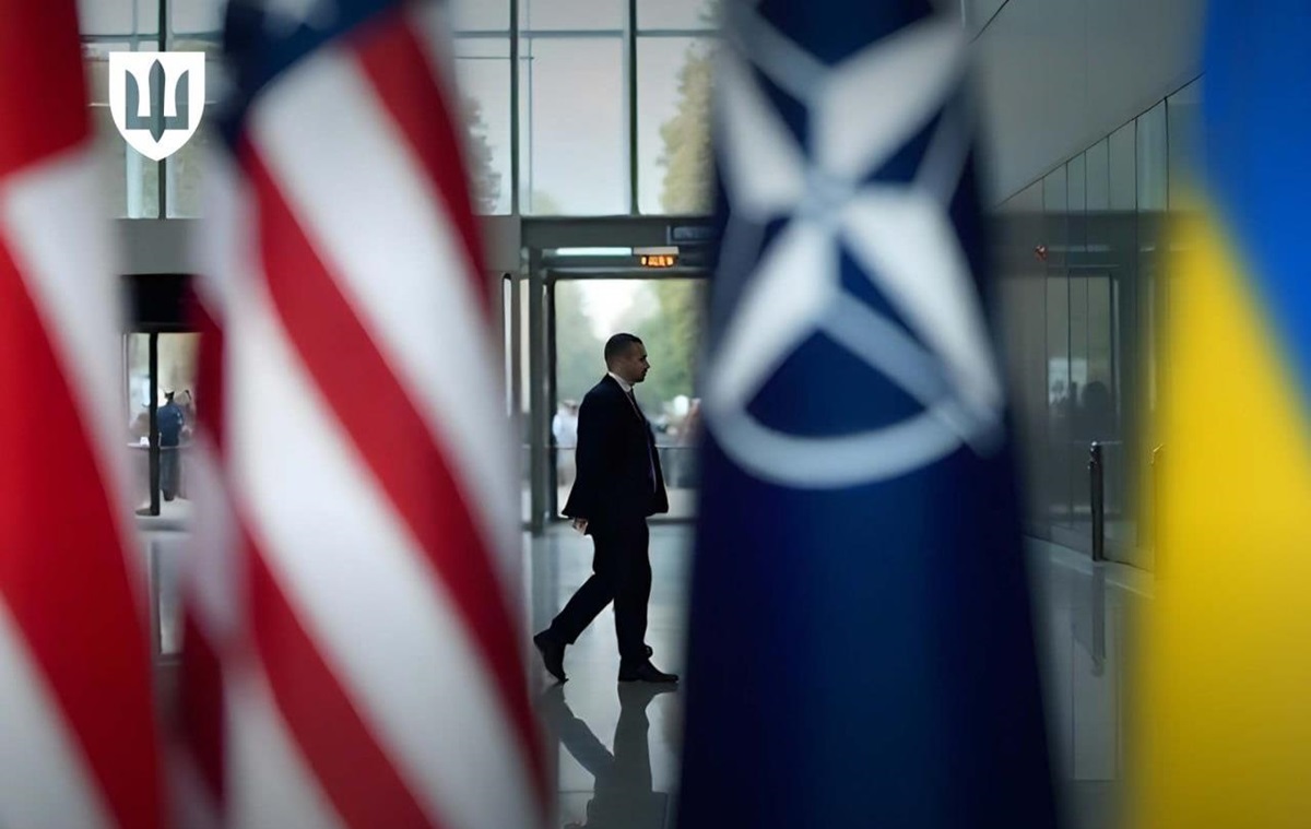 Новини України - Шмигаль прибув на засідання Рамштайну у Лондоні