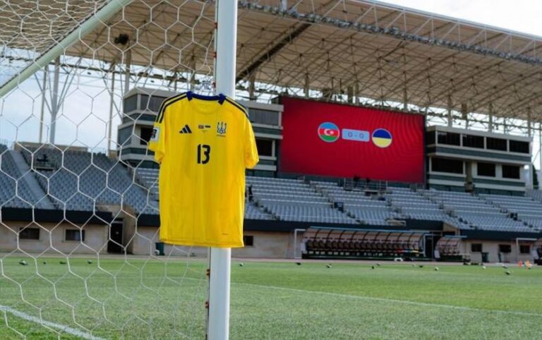 Стало відомо, в яких комплектах форми зіграють Азербайджан та Україна