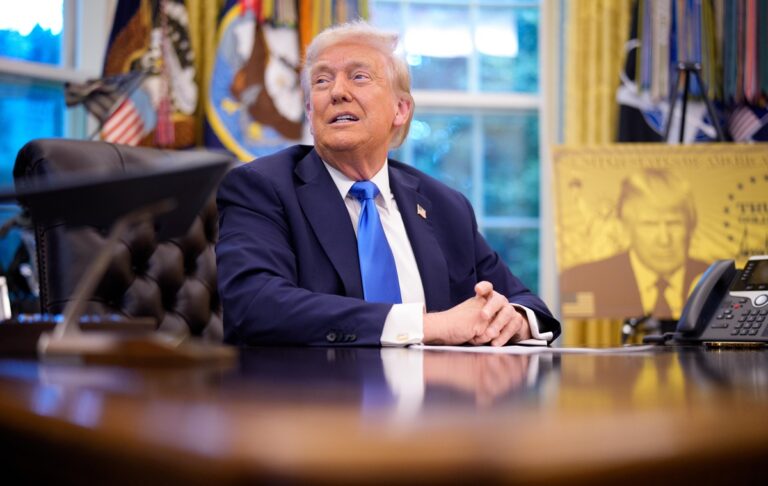 Трамп: Ми заробляємо гроші на війні в Україні