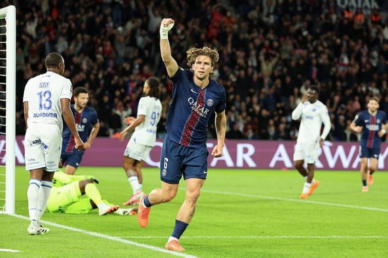 Тренер ПСЖ відзначив гру українського футболіста