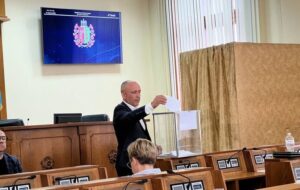 Новини України - У Чернівцях звільнили голову облради