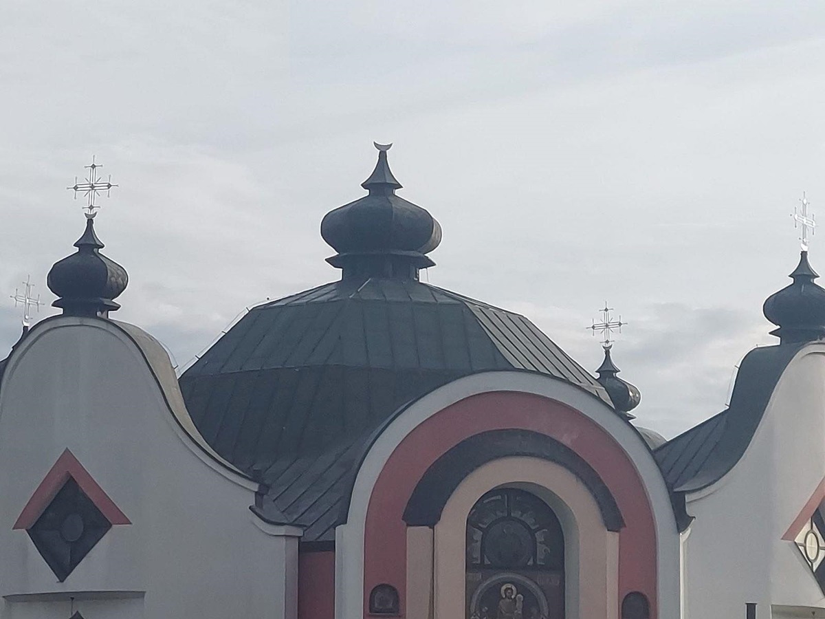 Новини світу - У Польщі із купола української церкви зрізали хрест - посол