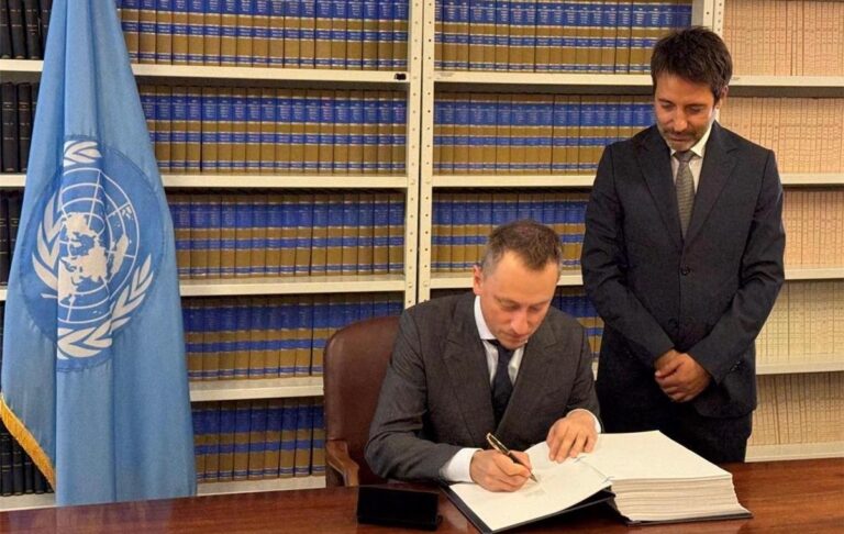 Україна підписала Угоду про відкрите море