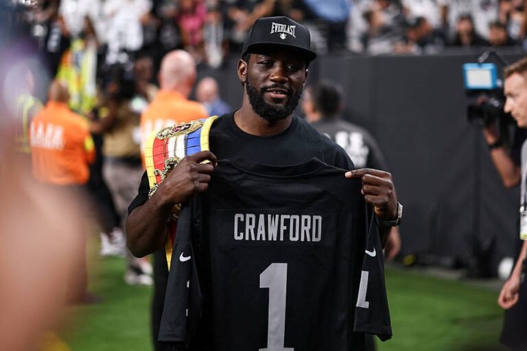 Усик поступився місцем Кроуфорду в рейтингу P4P журналу The Ring