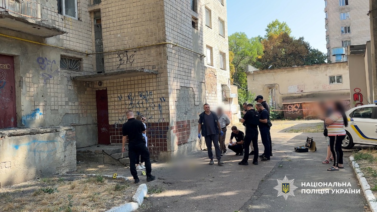 Новини України - В Одесі затримали жінку, яка викинула з вікна новонароджену дитину