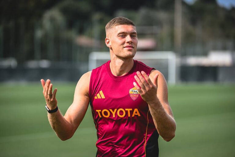 Вест Гем продовжує полювання за Довбиком, маючи намір купити його взимку