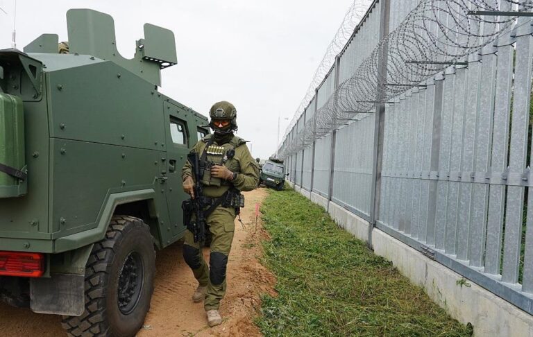 З Польщі депортували пʼятьох українців