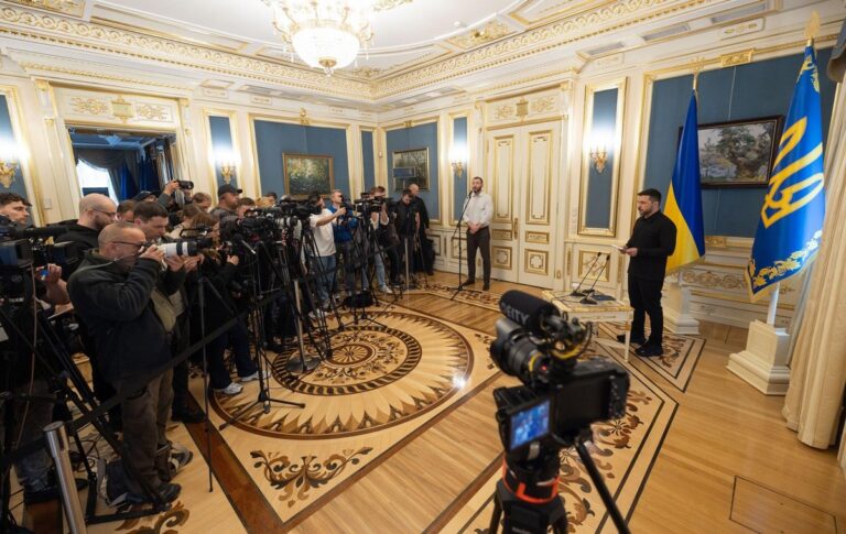 Зеленський підтвердив переговори зі США щодо зброї