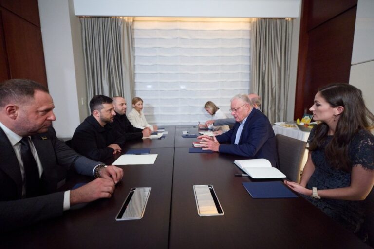 Зеленський провів переговори з Келлогом перед зустріччю з Трампом