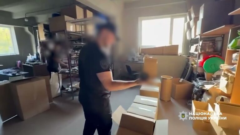 У Одесі поліцейські ліквідували діяльність двох підпільних цехів з виготовлення тютюнової продукції