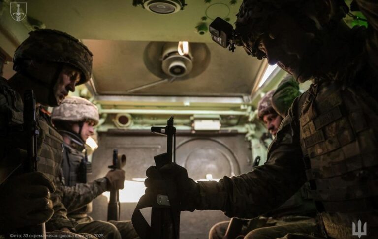 Бої з армією РФ тривають на 11 напрямках – Генштаб