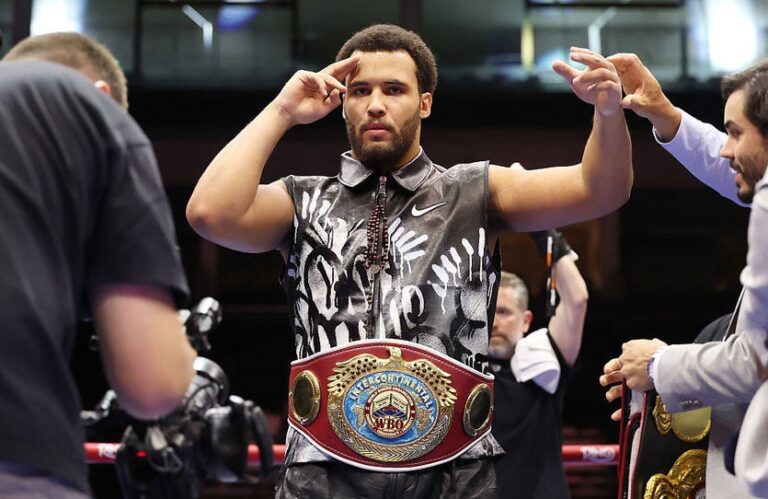 Експромоутер Усика назвав наступного короля хевівейту