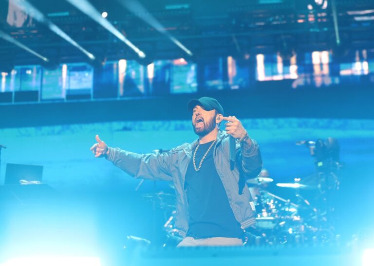 Eminem закрутив новий роман – ЗМІ