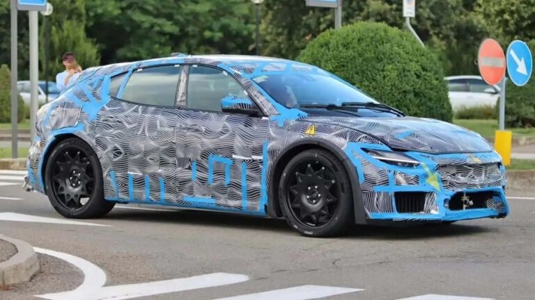 Ferrari розкрила перші подробиці свого першого електромобіля