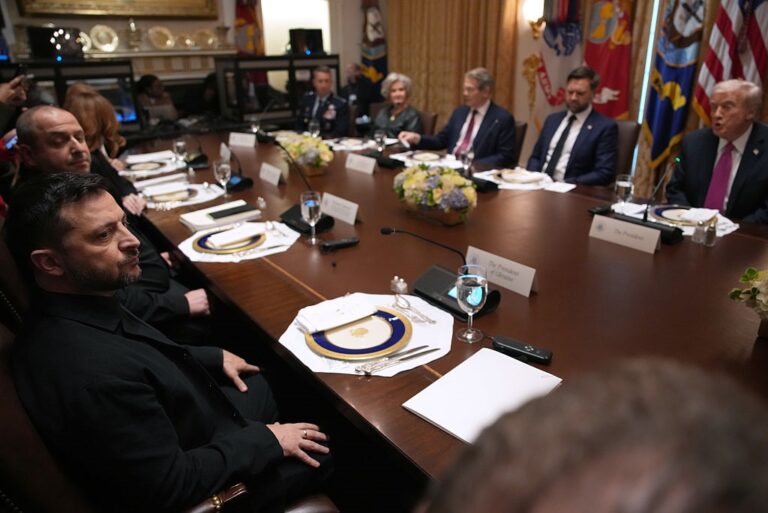 FT: Трамп закликав Зеленського прийняти умови РФ