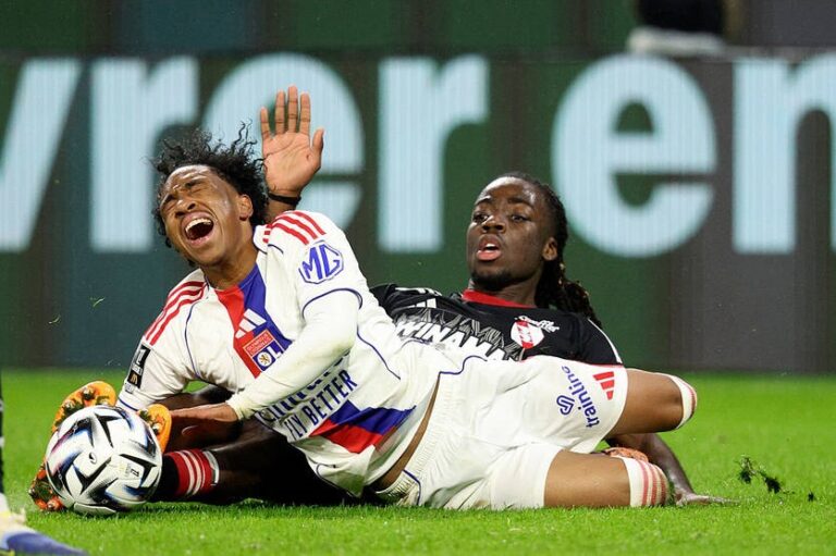 Гравця Страсбура дискваліфікували за грубий фол у матчі чемпіонату Франції