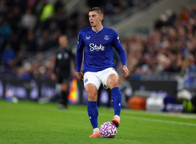Миколенко став одним із найгірших гравців Евертона в матчі проти Тоттенгема