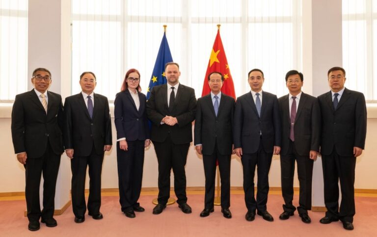 Перша за сім років зустріч ЄС і Китаю закінчилася суперечкою через Україну