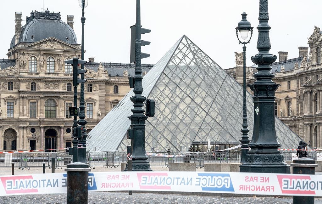 Новини світу - Пограбування Лувру: у Франції підтвердили п'ять нових затримань