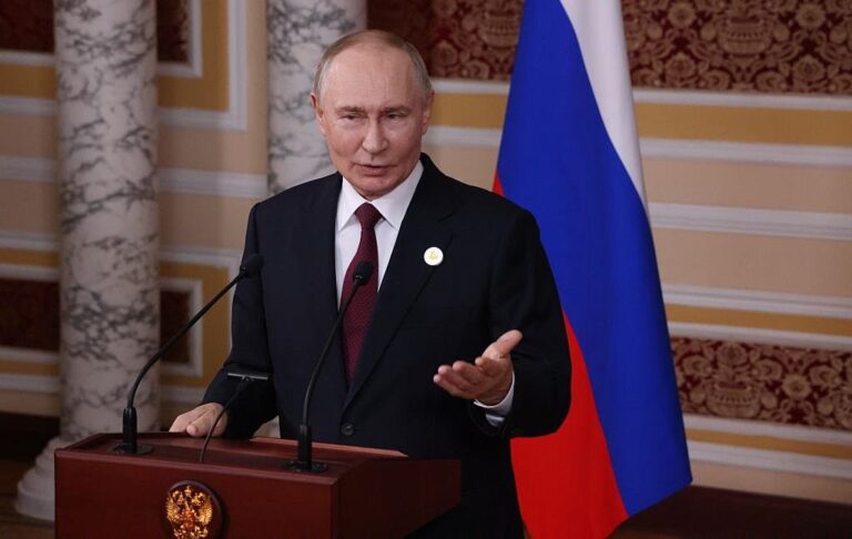 Путін запропонував призупинити бої на Донбасі