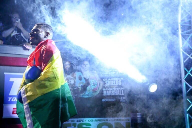 Річард Коммі проведе другий бій після вересневого