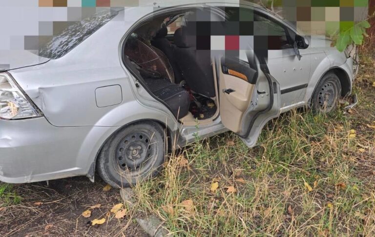 Росіяни атакували авто в Херсоні: двоє загиблих і одна поранена