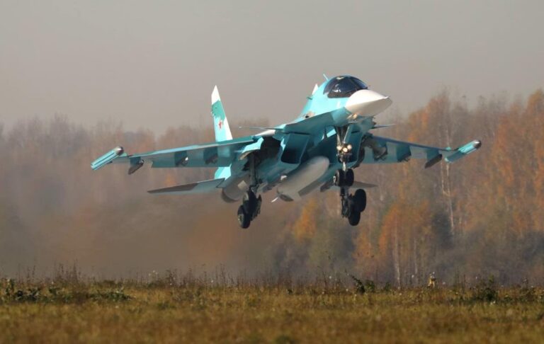 Російській армії передали партію літаків Су-34
