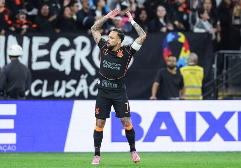 Шахтар встановив трансферну вартість Майкона для бразильців