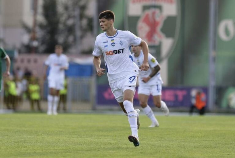 Скандальний футболіст Динамо допоміг ЗСУ значною сумою