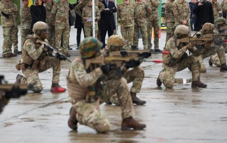 У Бельгії над військовим об’єктом кружляли невідомі дрони