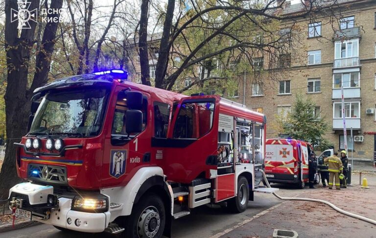 У Києві сталася пожежа в багатоповерхівці: є загиблий
