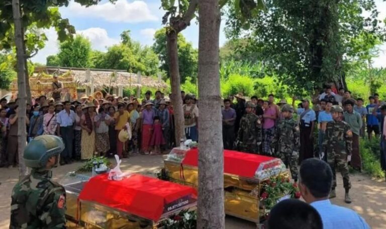 У М’янмі на антиурядовий протест скинули дві бомби: багато жертв