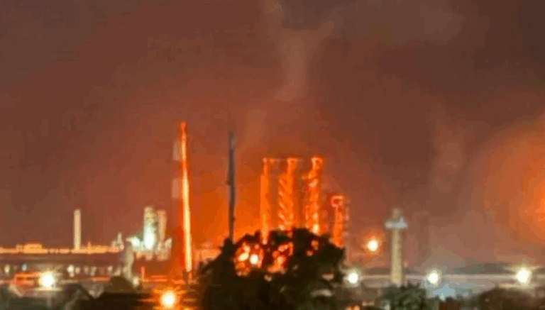 У Росії зупинив роботу один з найбільших НПЗ – ЗМІ