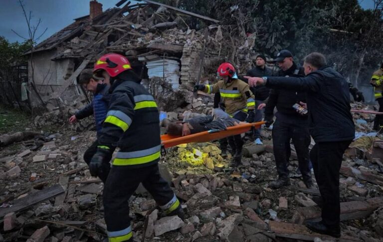 Удар РФ: є влучання ракет і дронів на 20 локаціях