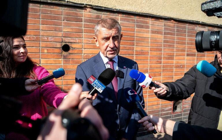 В Чехії стартували вибори в парламент: фаворит – антиукраїнський популіст
