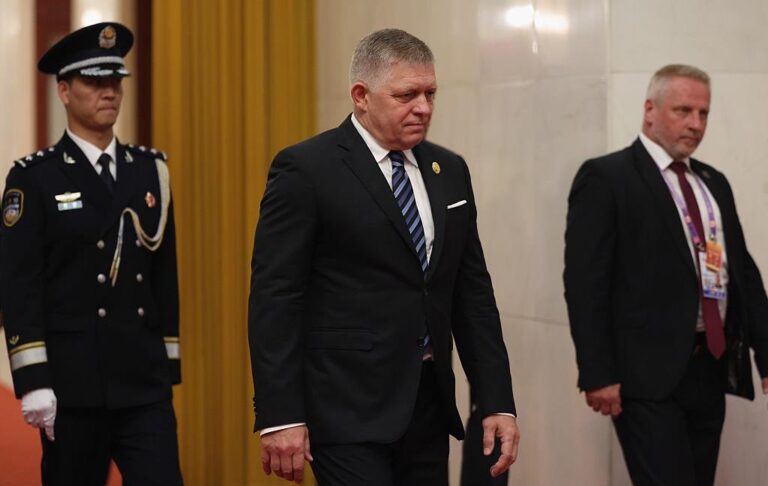 В Словаччині міністр звинувати президента в спробі “повалити уряд Фіцо”