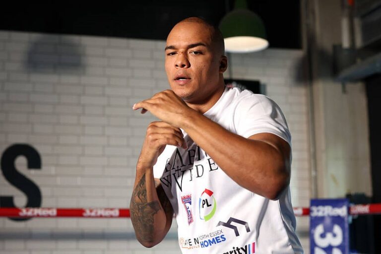 Вордлі хоче здобути перемогу над Паркером, аби мати зустріч з Усиком